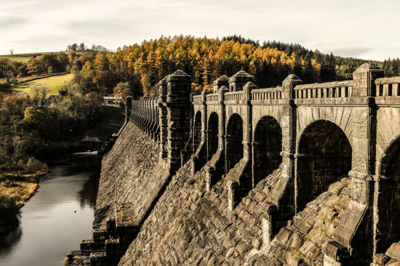 lakevyrnwy1.jpg